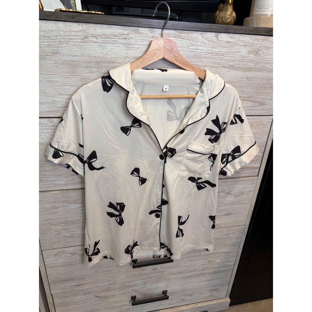 Women Pajama Set Short Sleeve Button Down Shorts Bow Print Cream Black Medium - Picture 4 of 4